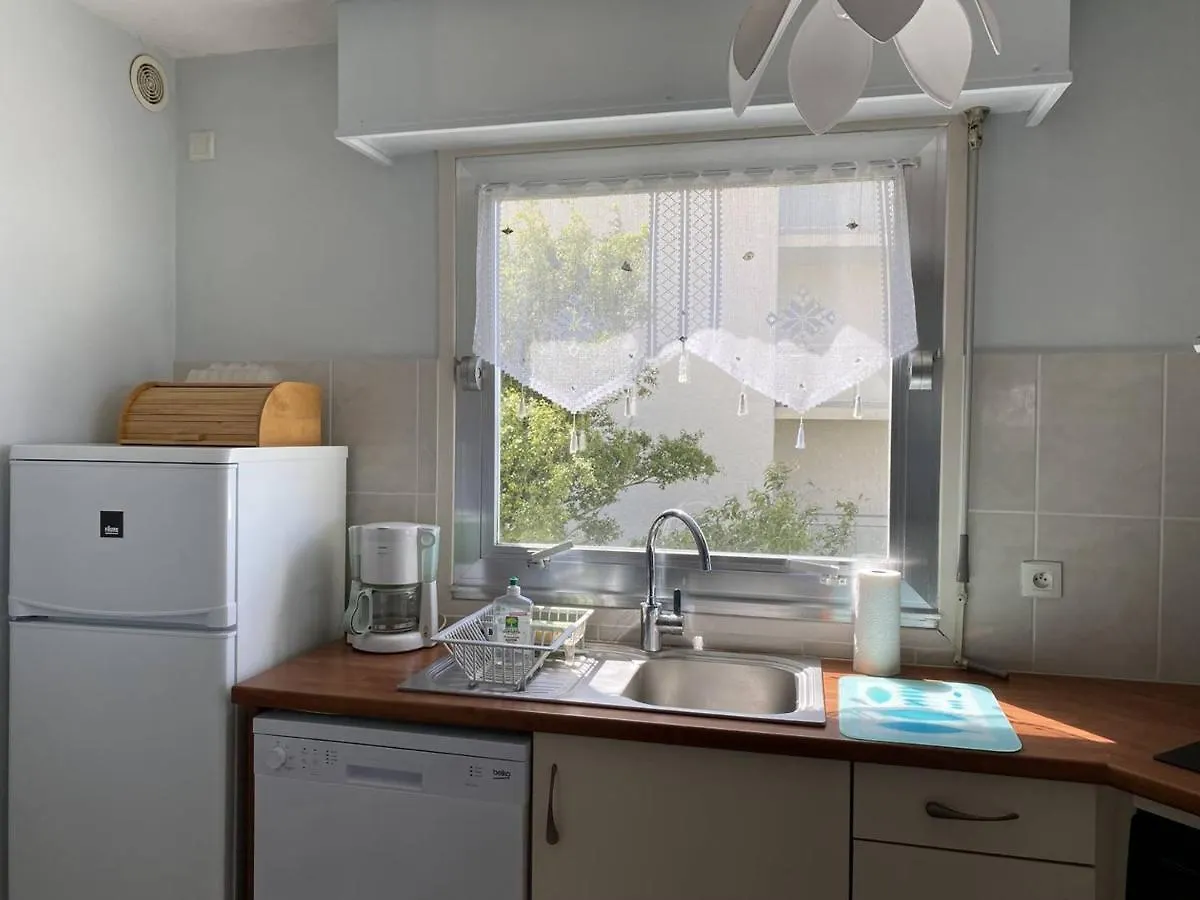 Appartement Avec Balcon Terrasse, Wifi Et Parking A Perros-Guirec - Fr-1-368-390 0*,